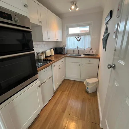 Chalet 145, Hemsby - Two Bed Chalet, Sleeps 5, Pet Friendly, Bed Linen And Towels Included And Close To Beach! Great Yarmouth Exterior photo