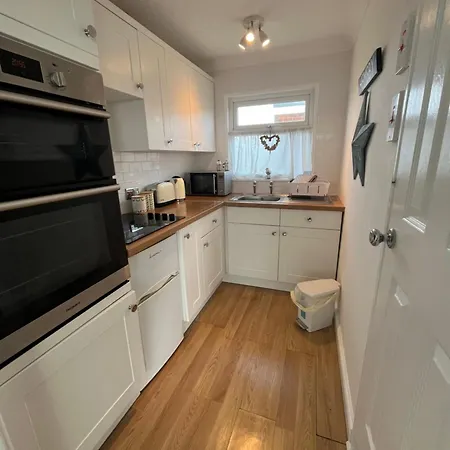 Chalet 145, Hemsby - Two Bed Chalet, Sleeps 5, Pet Friendly, Bed Linen And Towels Included And Close To Beach! Great Yarmouth Exterior photo